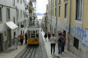 Lisbon 1 - 085.jpg trolly street
