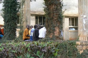 Makerere University campus in Kampala - students waiting for class