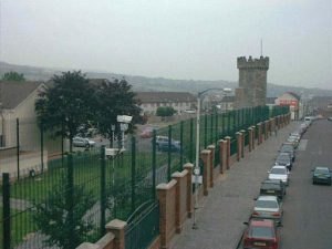 Divider 'peace' fence in Catholic-Protestant neighborhood