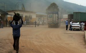 Dusty border crossing from Uganda to Rwanda