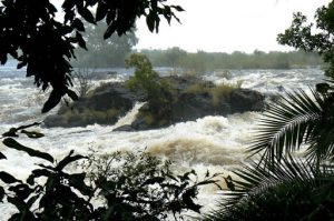 As the Zabezi River nears the edge the current becomes