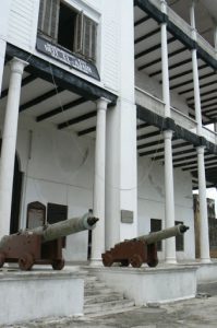 National Museum (Beit el-Ajaib ): two Portugese cannons, from the