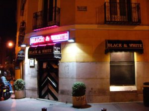 Chueca bar Black & White