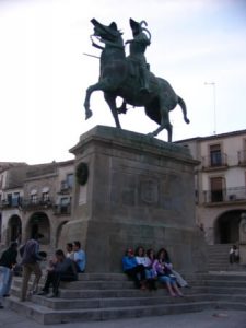 Trujillo - Plaza major Pizarro statue