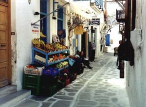 Tidy narrow pathways wind around Mykonos