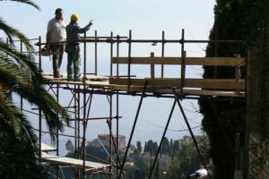 Taormina scaffold workers