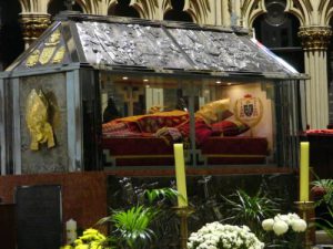 Zagreb - Cathedral interior: bishop's sarcophagus