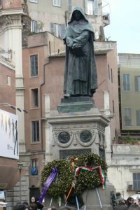 Statue in Piazza Campo dei Fiori