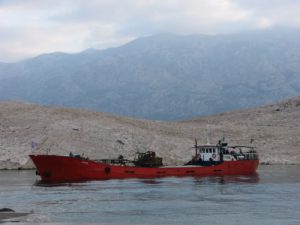 Dredge boat