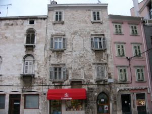 Pula - old buildings