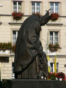 Kalisz city center - pope statue