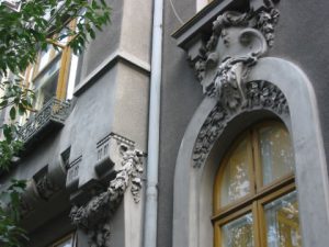 Mixed Baroque and Deco Details