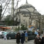 Yeni Cami mosque by the harbor