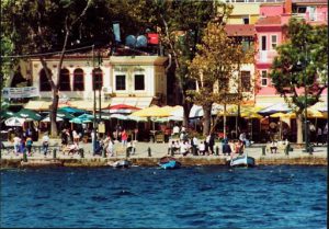 Along the Bosphorus are many residences