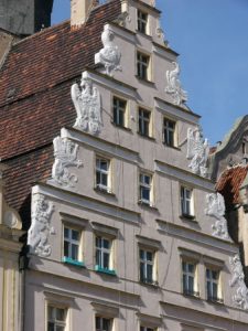 Traditional architectural detail in the central square