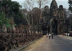 Angkor Thom entry