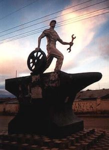 Uyuni railway memorial