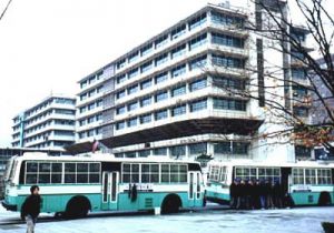 Seoul police & buses guarding USA Embassy