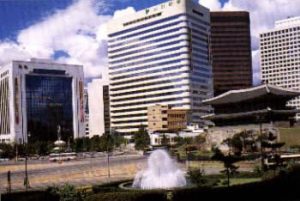 Seoul buildings w Tongdaemun Gate