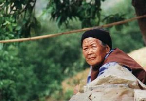 Yangtze River-woman watching