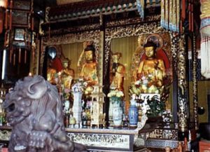 Po Lin Temple interior