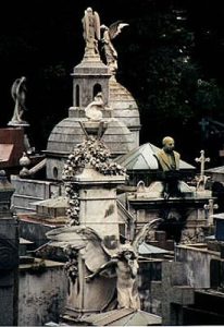 BA Recoleta cemetery ornate memorials