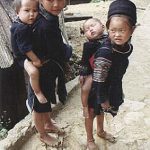 Sapa Hmong girls & babies