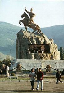 Ulan Bator Sukhbaatar hero statue