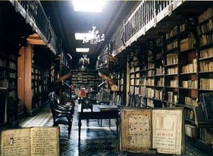 Lima San Francisco church library