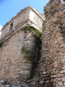 Chichen Itza buildings are truly massive in relation to human