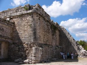 Chichen Itza buildings are truly massive in relation to human