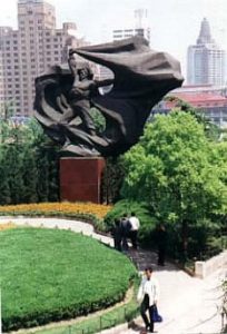 Shanghai-garden sculpture on Bund