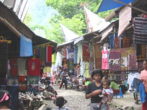 Souvenir shops in Tomok Village