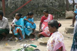 Chennai - women waiting for a bus