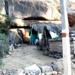 Shelters by the rocks, Huge rock