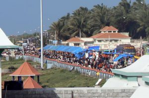 Kanyakumari tourists browse the bazaars