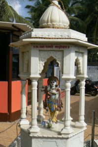 Statue outside Palolem Beach Resort in