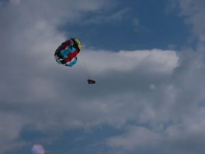 Mexico, Cancun - Parasailing