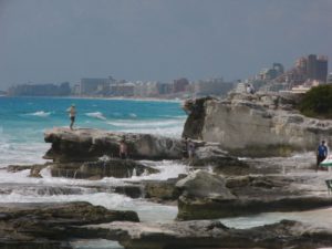 Mexico, Cancun - rocks along the hotel beach strip