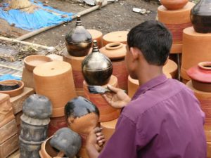 Dhaka - boy lacquering