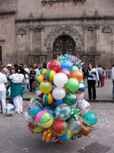 Morelia - baloon vendor