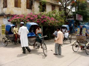 Khulna - rickshaws looking for passengers