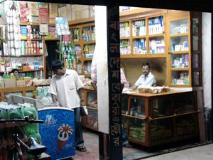 Mongla town scene - grocery store