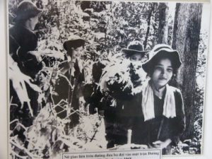 Women carrying supplies along the Ho