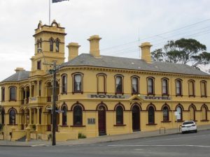 Stay for the Week! More evidence of Queenscliff’s illustrious past -
