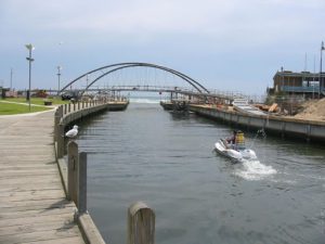 The Big Blue Pacific Warrnambool Harbour opens up onto the Pacific,