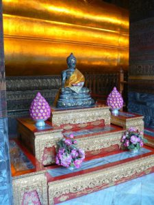 Thailand, Bangkok - small shrine at Wat Pho