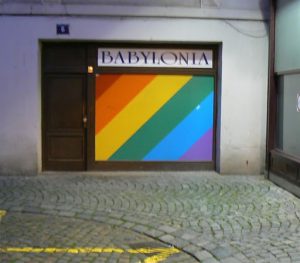 Entry to Babylonia Sauna; adjacent to a church. (photo #14)