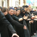 Dramatic pro-Israel demonstration in front of Prague synagogue.