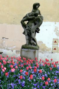 Statue and flowers.